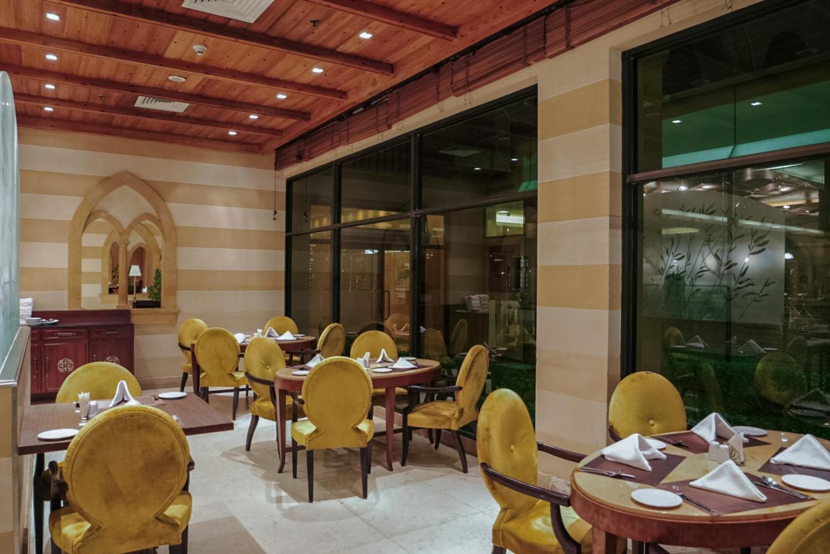 Sheraton Dammam Hotel & Convention Centre Exterior photo