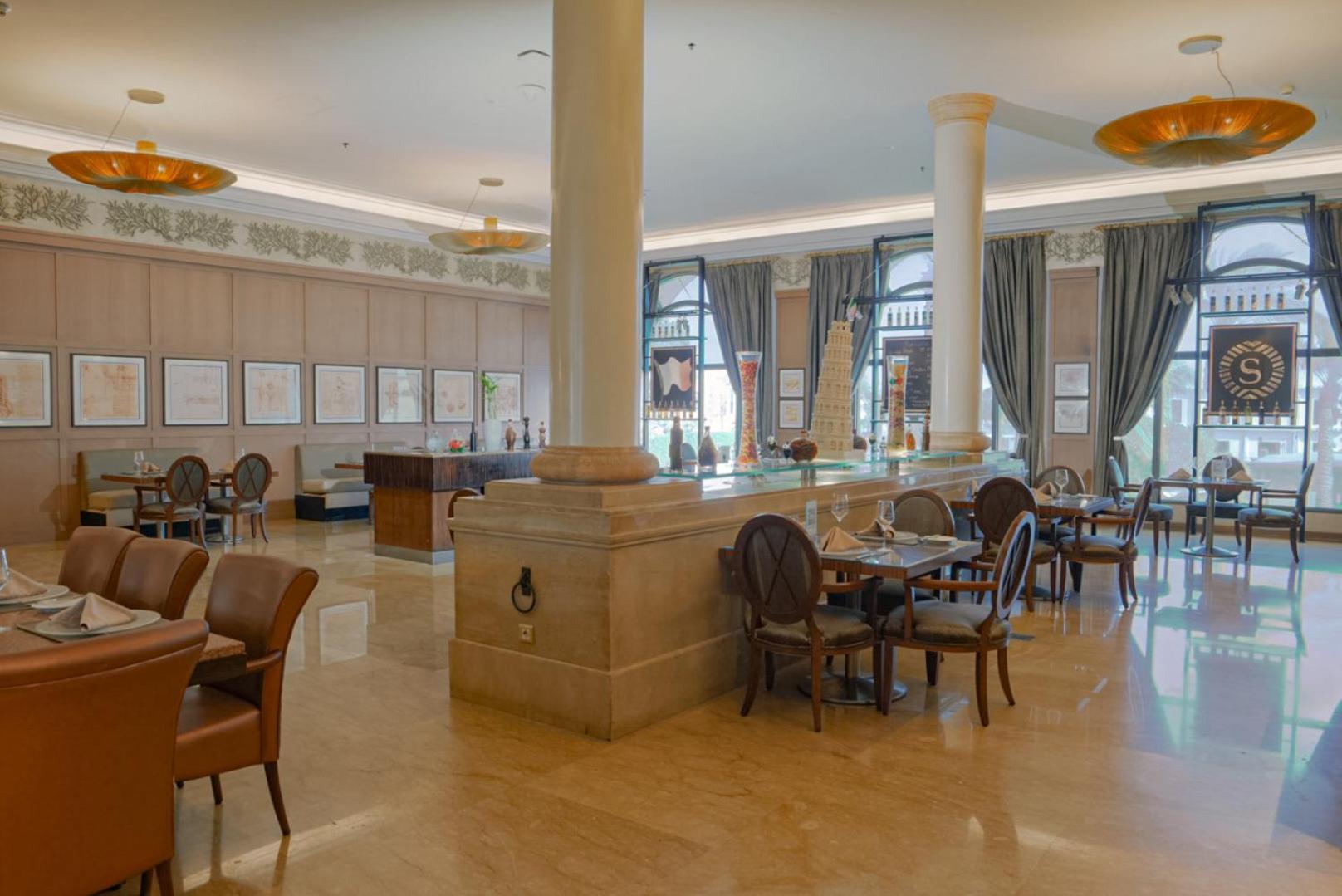 Sheraton Dammam Hotel & Convention Centre Exterior photo