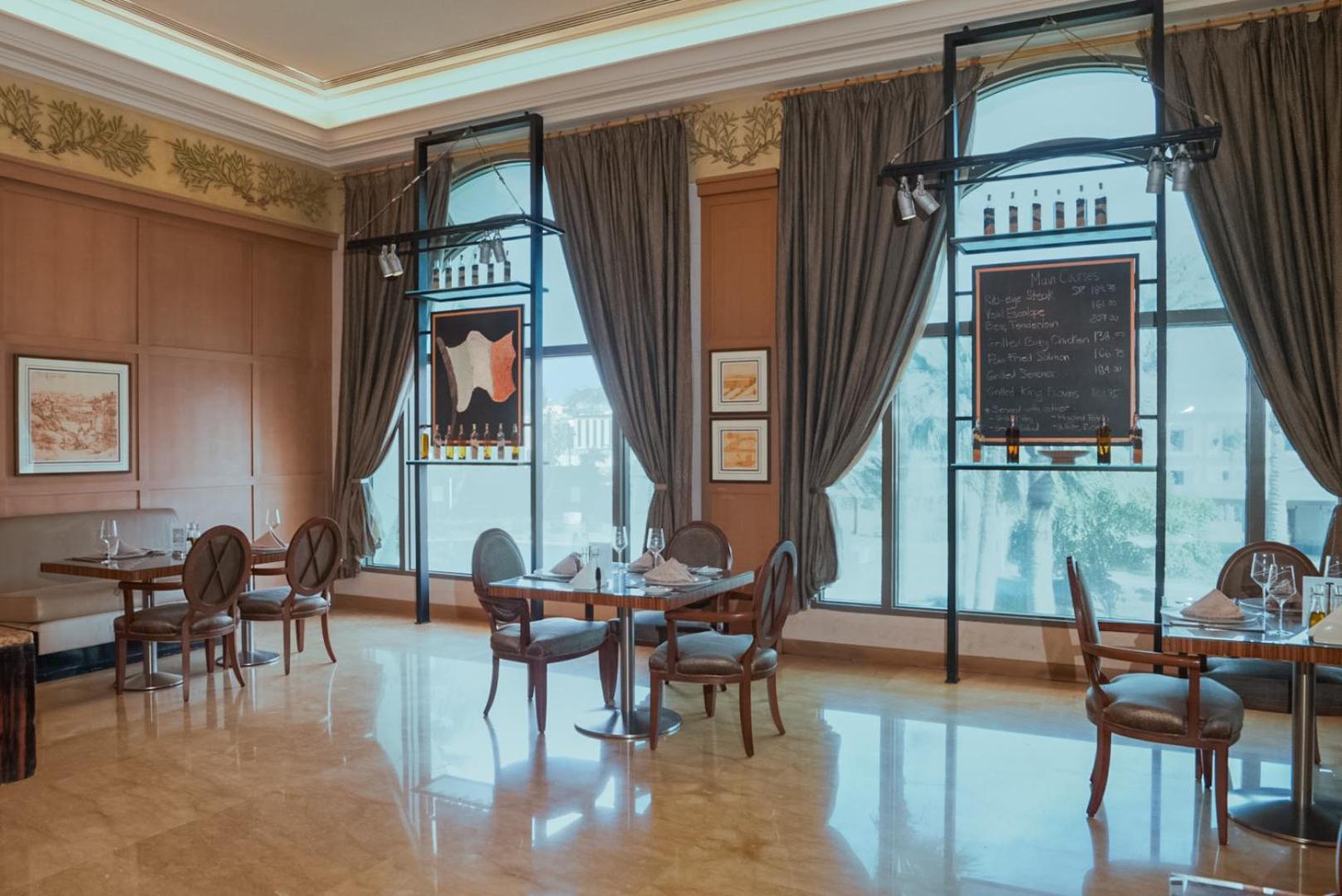 Sheraton Dammam Hotel & Convention Centre Exterior photo